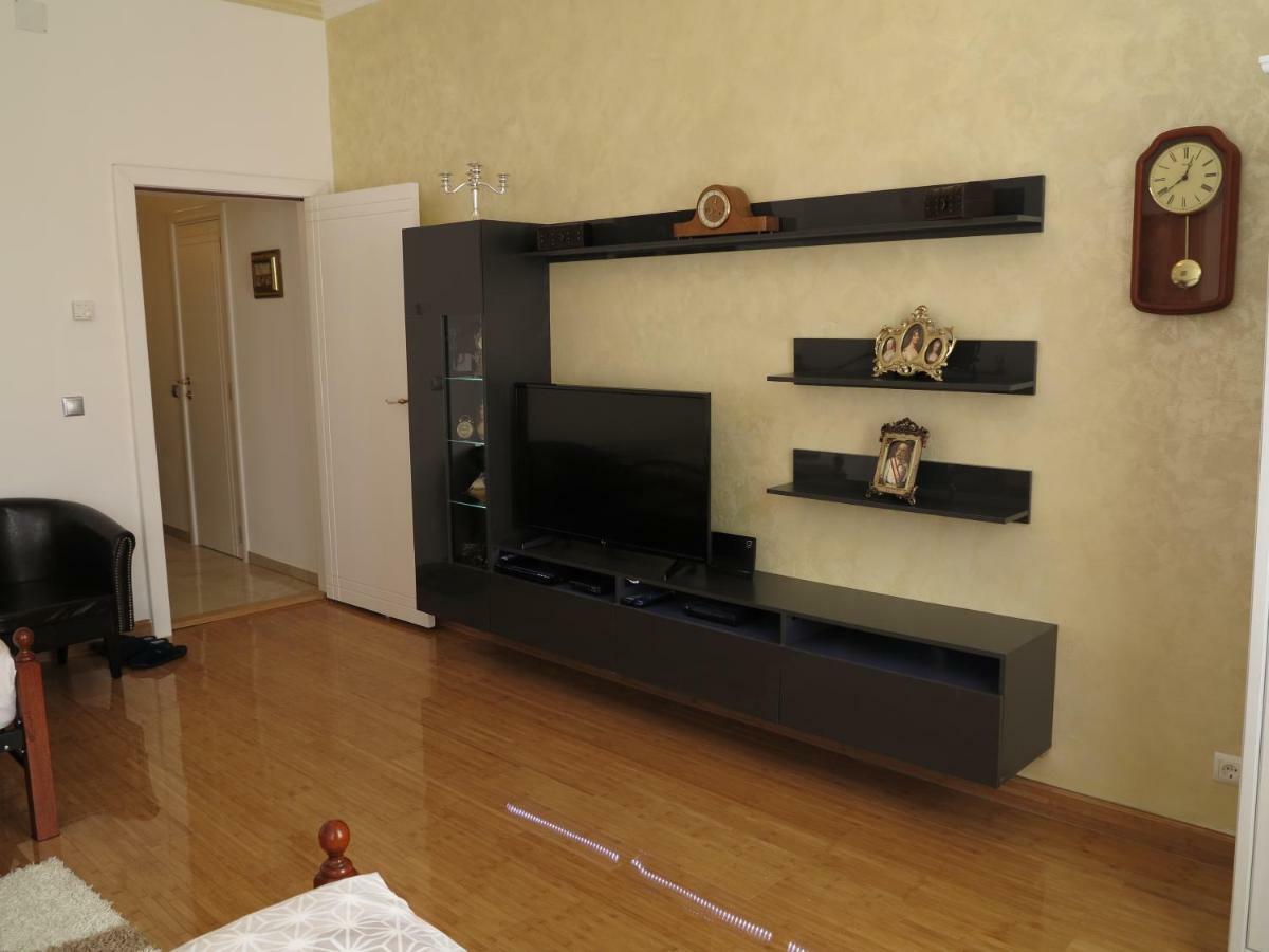 Small Luxury Kapitol Apartment Βιέννη Εξωτερικό φωτογραφία